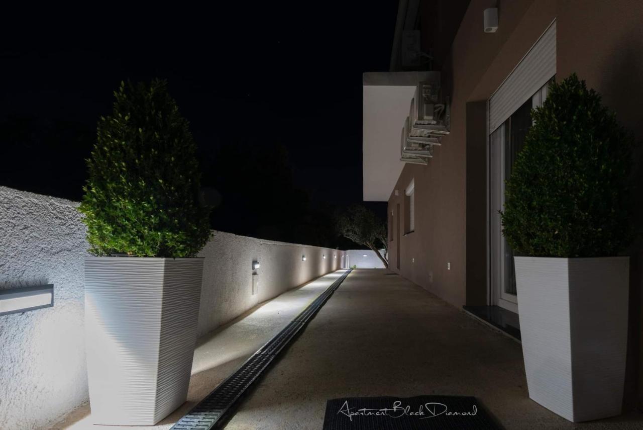 Apartment Black Diamond Ražanac エクステリア 写真