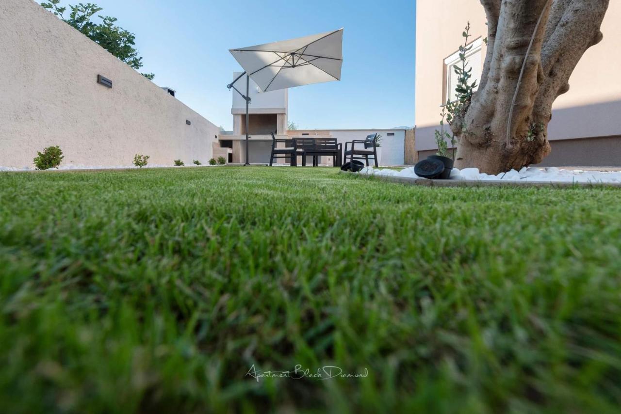 Apartment Black Diamond Ražanac エクステリア 写真